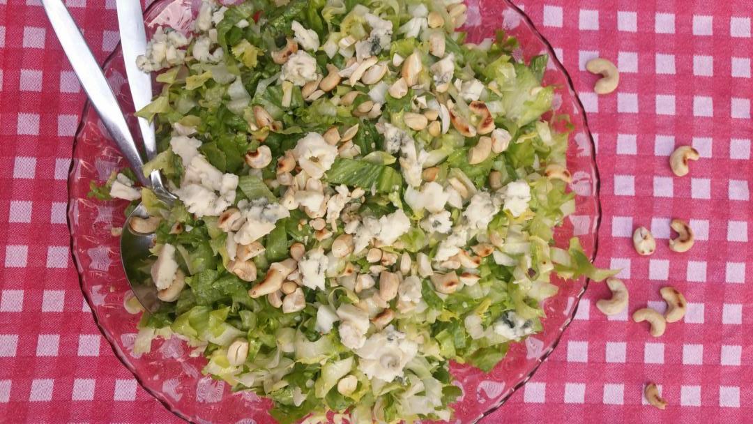 Andijvie Salade Met Blauwe Kaas En Cashewnoten Kievitamines