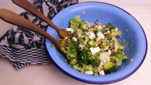 broccoli salade met feta