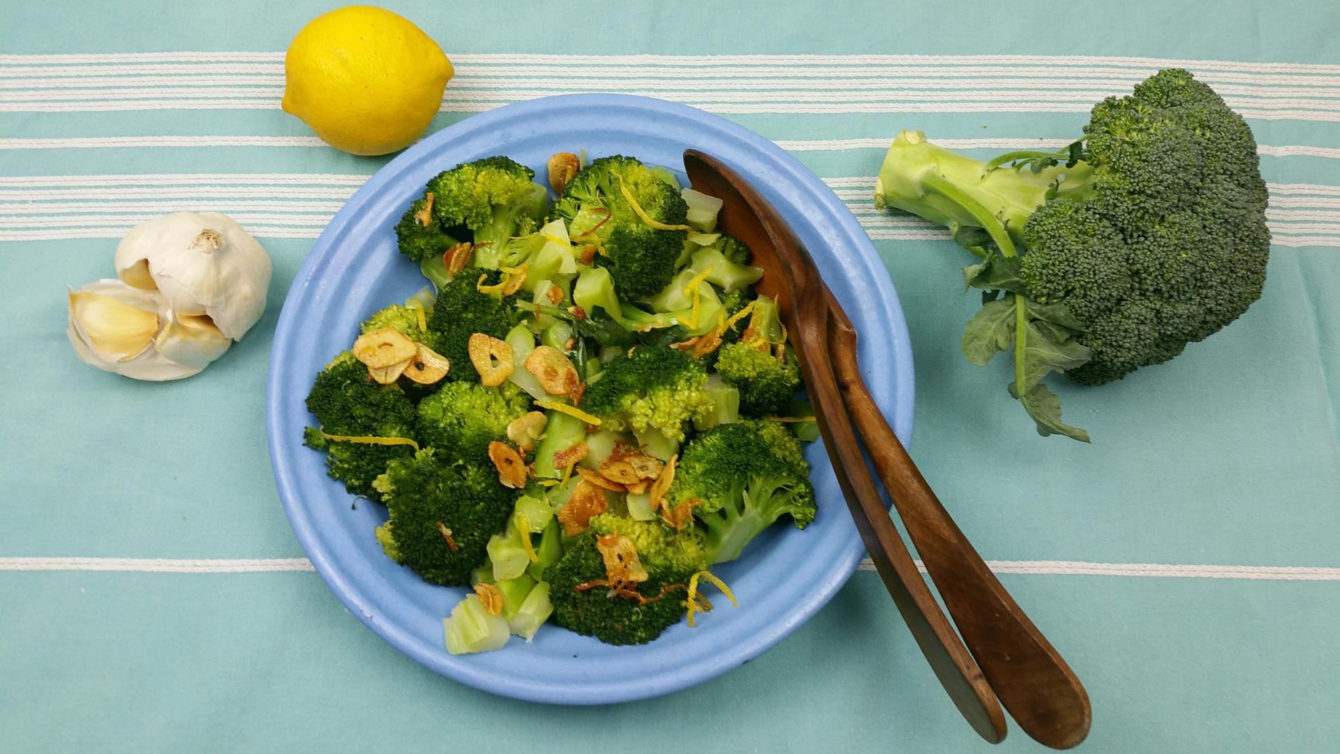 Uitgelichte foto voor het bericht Broccoli met knoflook en citroen