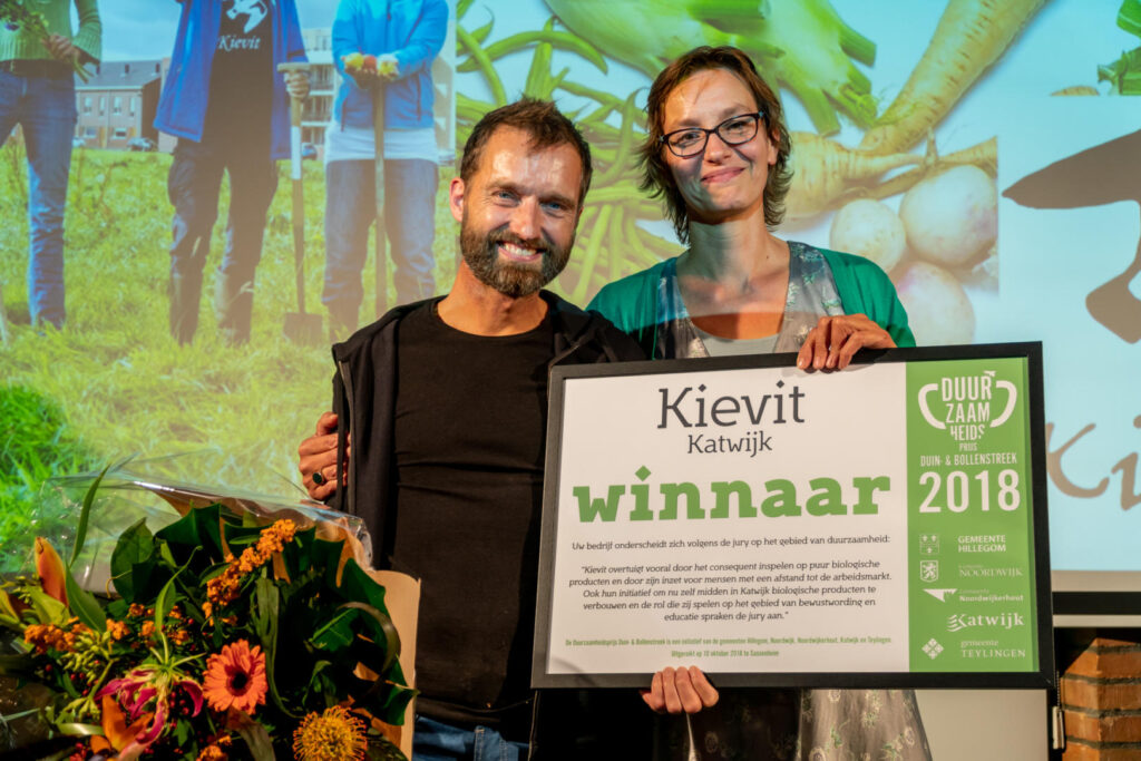 Kievit wint Duurzaamheidsprijs Duin-& Bollenstreek 2018, Sebastiaan Bos en Geke Lanjouw