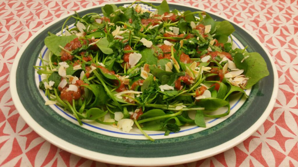 Winterpostelein salade met paprika dressing