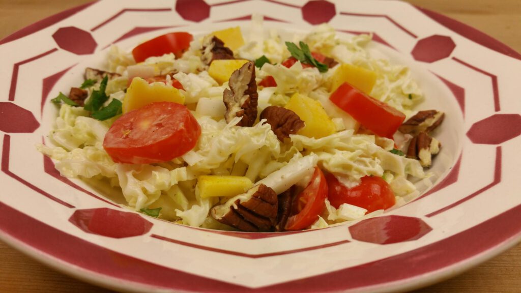 Salade met cheddar en tomaatjes