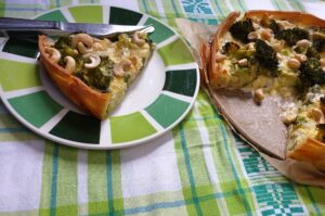 Broccoli quiche met kaas en cashewnoten