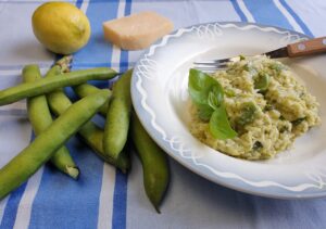 Risotto met tuinbonen, basilicum en citroen