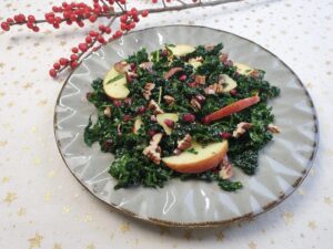 salade van palmkool, apple, granaatappel en noten