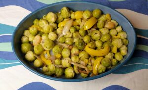 spruitjes met paprika en sjalot ui de oven