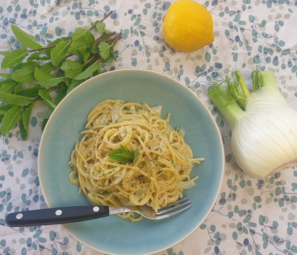 spaghetti met venkel, citroen en munt