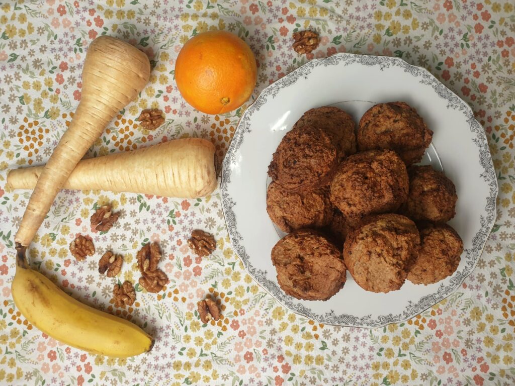 Herfstige Muffins met pastinaak, banaan, walnoten en een vleugje ssinaasappel 
