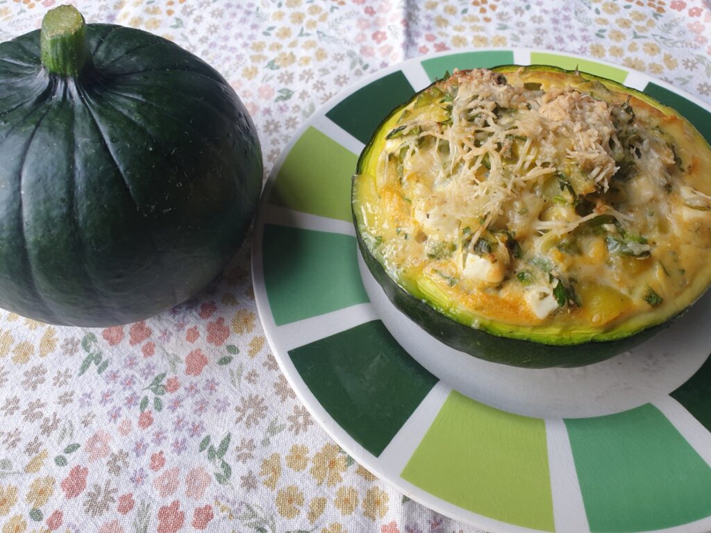 Gevulde zappho (soort courgette) met groenten en kaas