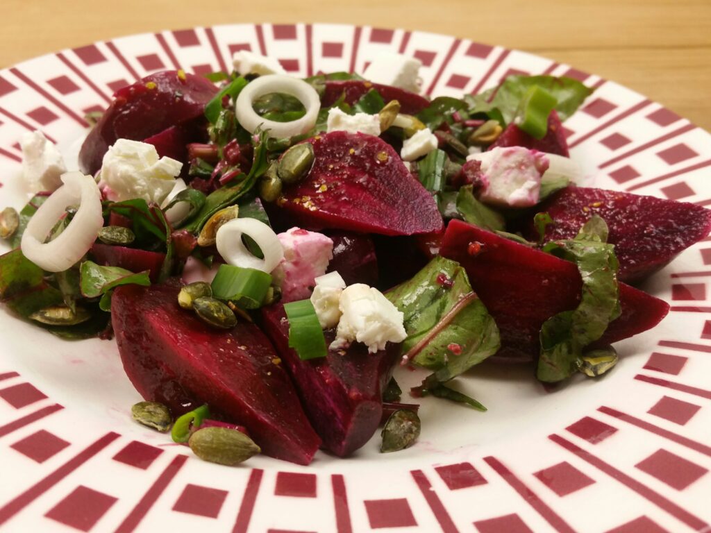 2524 bietjes 2018 bietjes salade met bosui en geitenkaas