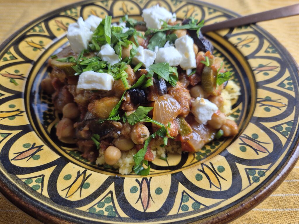 stoofpotje met courgette, aubergine en kikkererwten