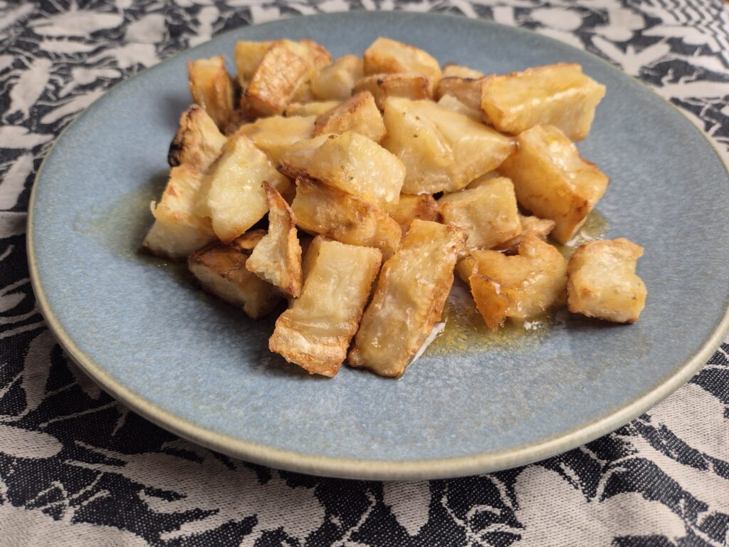 gebakken knolselderij uit de oven met pepersaus