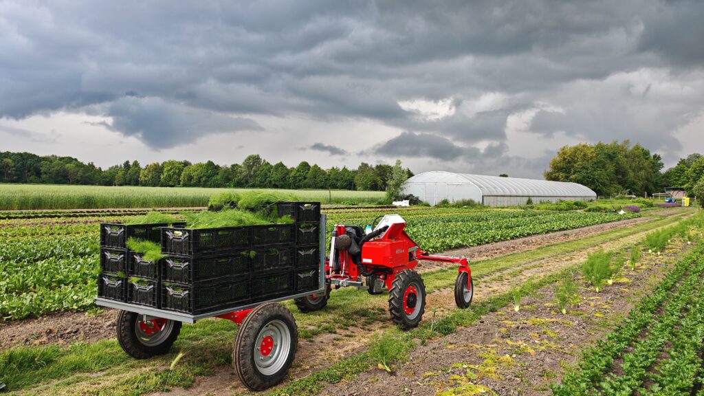 de e-donk, onze elektrische hulp, met aanhangwagen