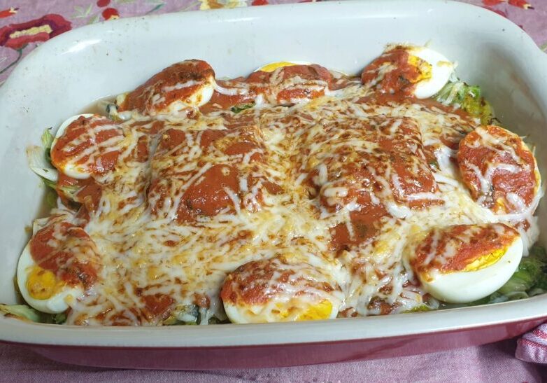 andijvie met ei, vis en tomatensaus