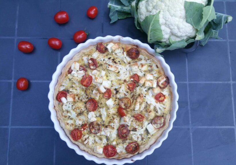 bloemkooltaart met tomaatjes