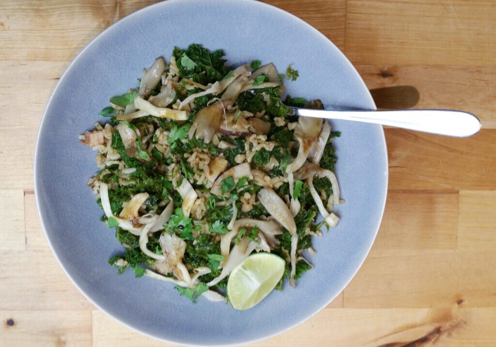 boerkool met paddenstoelen, rijst en limoen