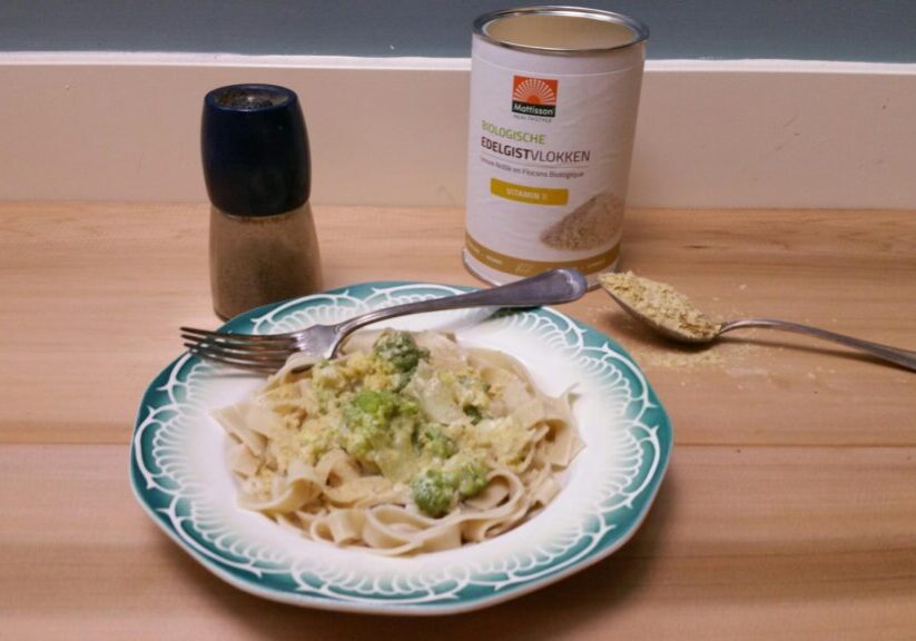 vegan pasta romanesco edelgistvlokken