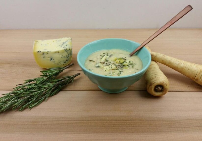 pastinaaksoep met blauwe kaas