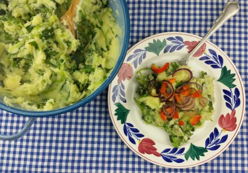 raapsteelstamppot met paprika en ui