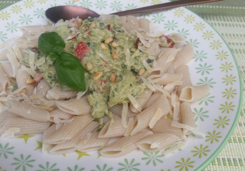 Supersnelle pasta met groene courgettesaus