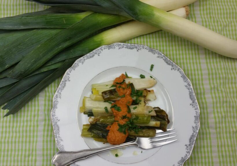 Prei met rokerige paprikasaus