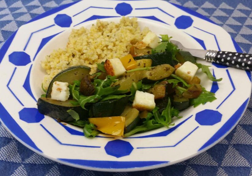 Courgette, paprika, rucola en haloumi