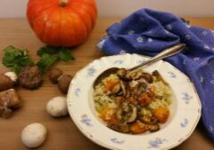 Risotto met pompoen en bleekselderij en gebakken paddestoelen