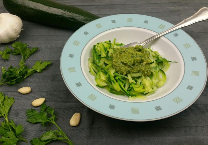 Courgette spirelli met peterselie-notenpesto