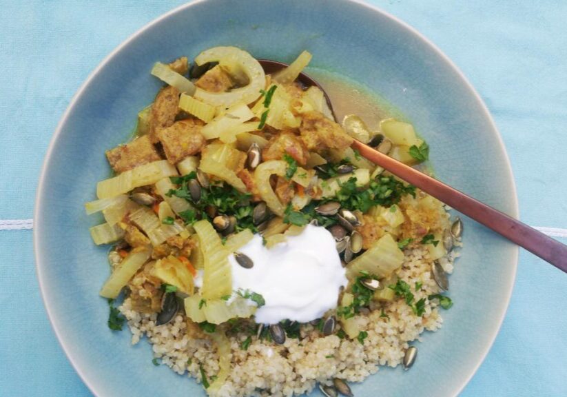 Venkelstoof met seitan, gember en kurkuma