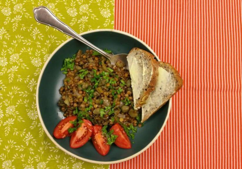 Bleekselderij met linzen