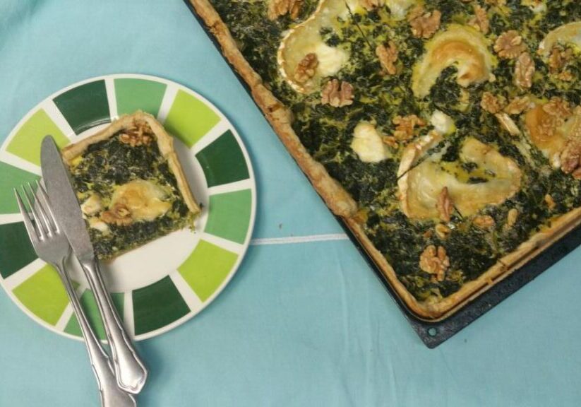 Boerenkoolplaattaart met noten en geitenkaas