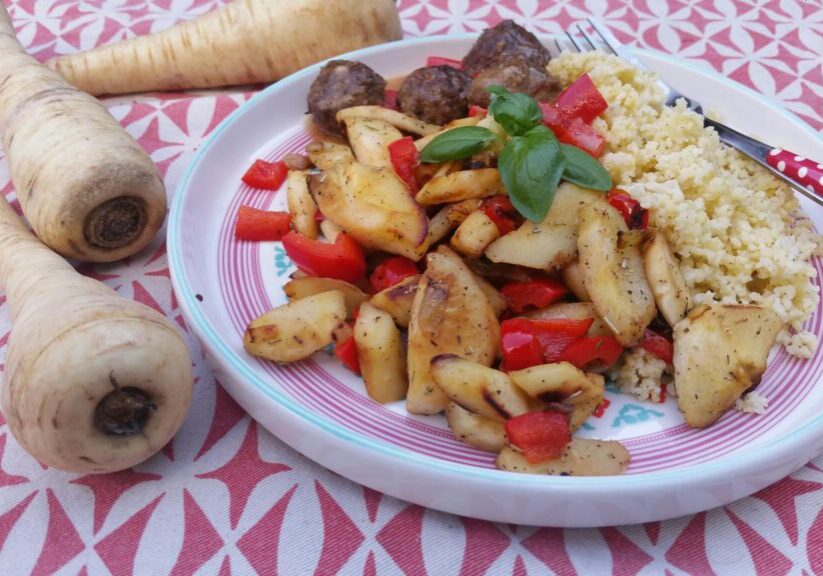 pastinaak gebakken met paprika, geserveerd met gierst en gehaktballetjes