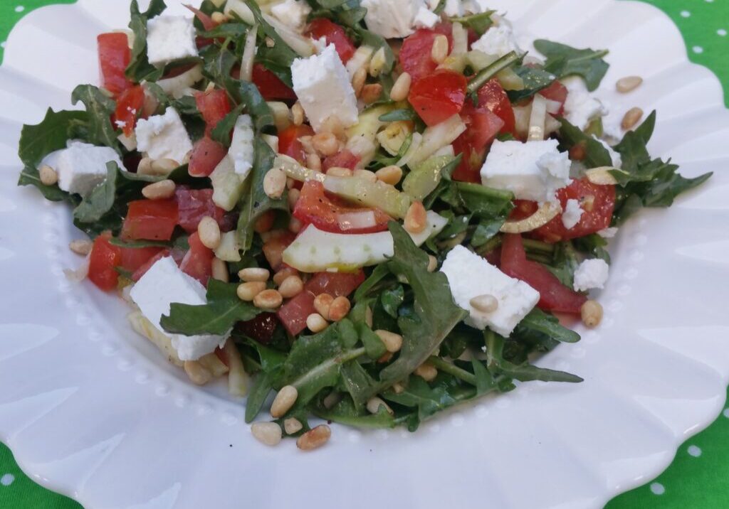venkelsalade met tomaat, rucola en feta