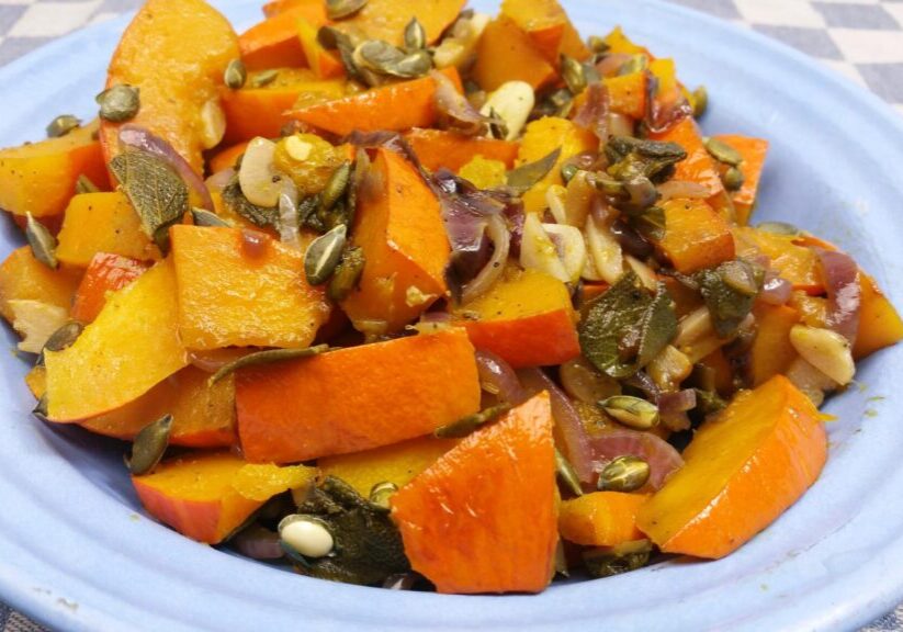 Gesmoorde pompoen met knoflook en kruiden