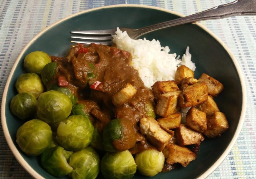 Indische spruitjes met kruidige kokossaus