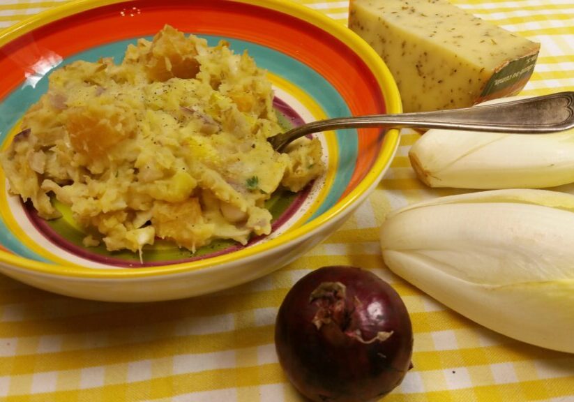 Witlofstamppot met ananas en komijnekaas