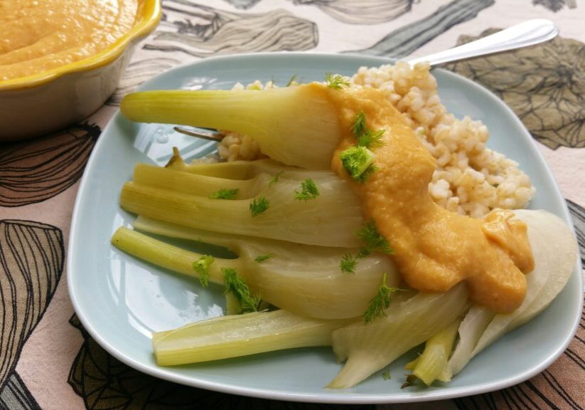 Venkel met vegan kaassaus