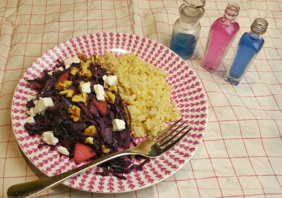 Gebakken rode kool met feta en walnoten