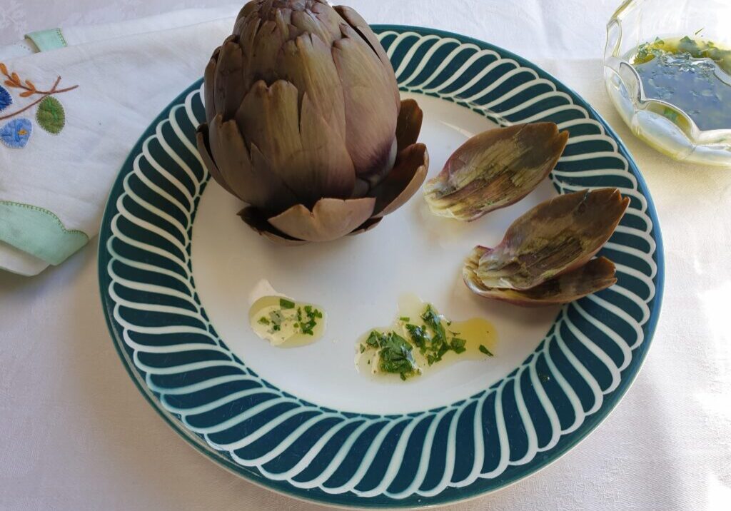 Artisjokken met groene saus