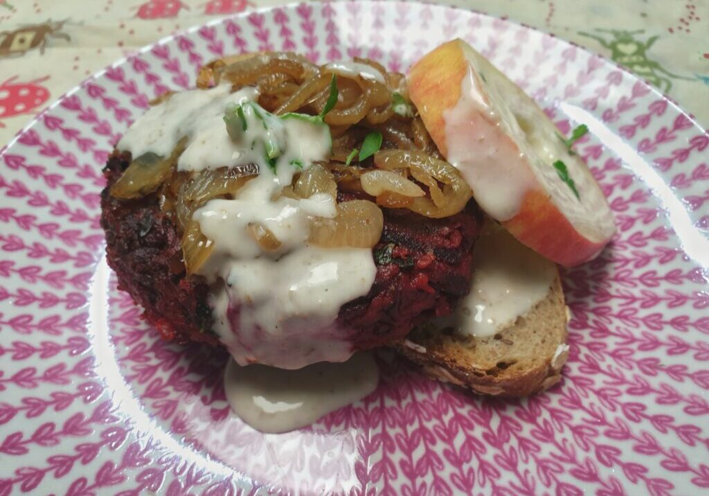 Bieten-kikkererwtenburgers met basilicum