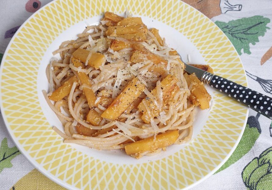 Pasta carbonara met koolraap