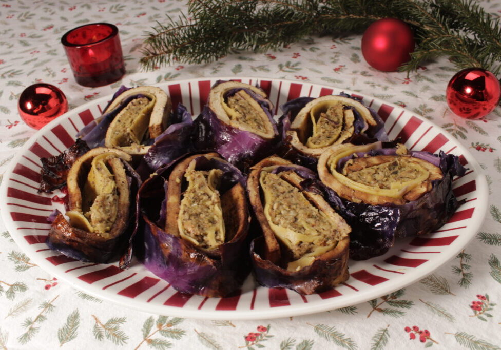 een rollade van rode kool en tofu
