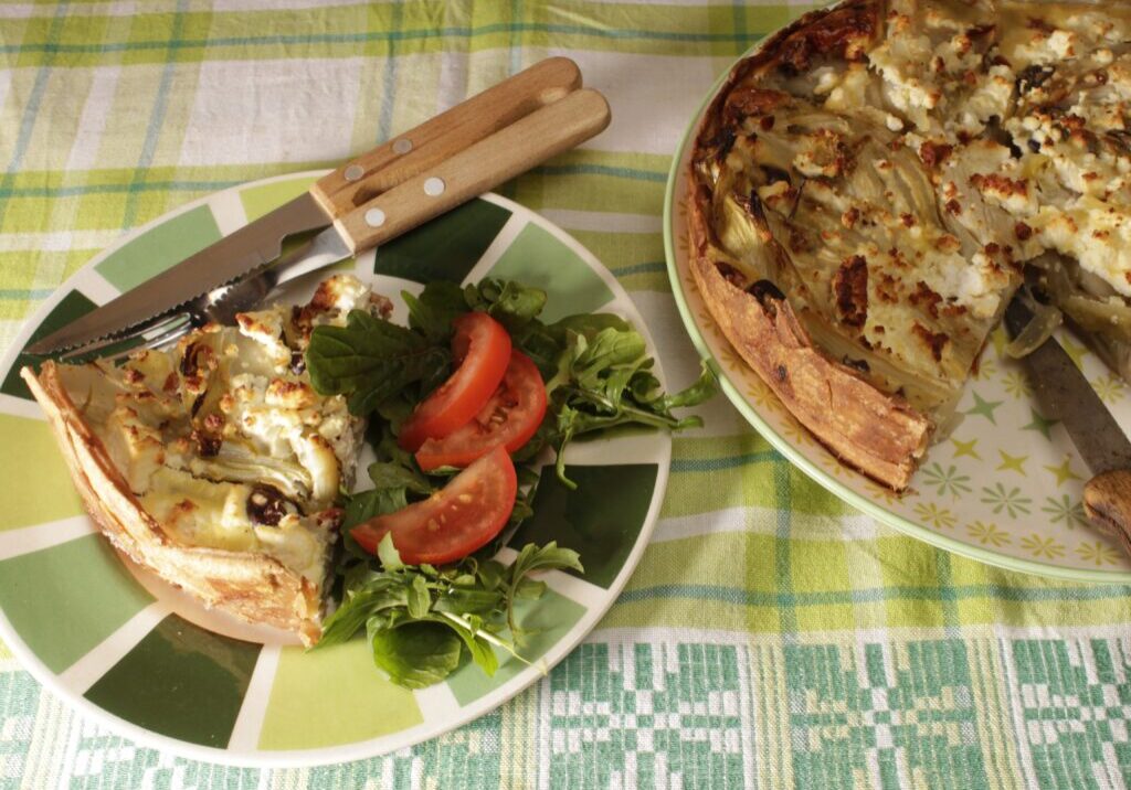 harige taart met witlof, feta en salie