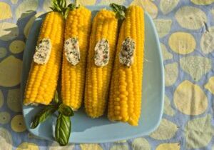 mais met basilicum-boter