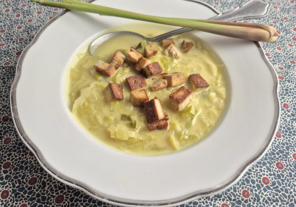 spitskoolsoep met citroengras