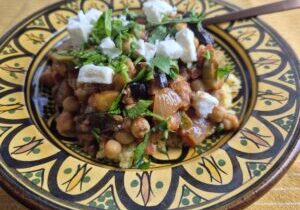 stoofpotje met courgette, aubergine en kikkererwten