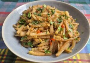 gewokte koolrabireepjes met peper