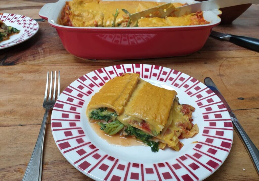 Vegan spinazielasagne met paddenstoelen