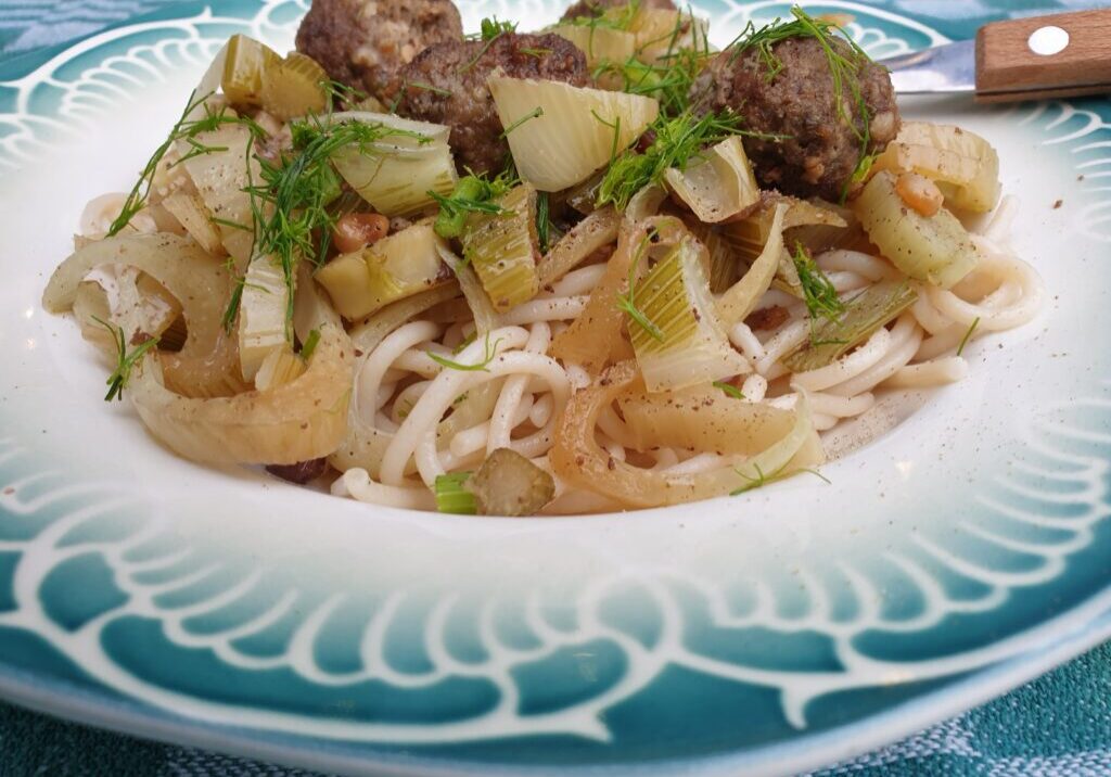 Venkel met gehaktballetjes en pasta
