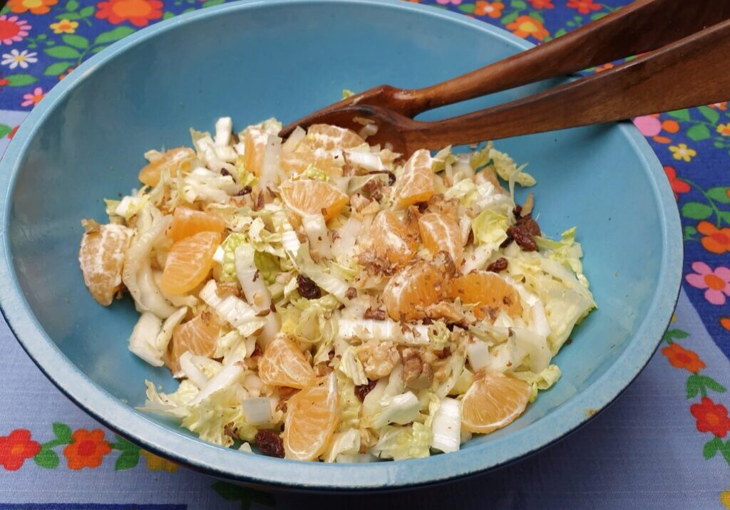 Chinese koolsalade met walnoten en mandarijn